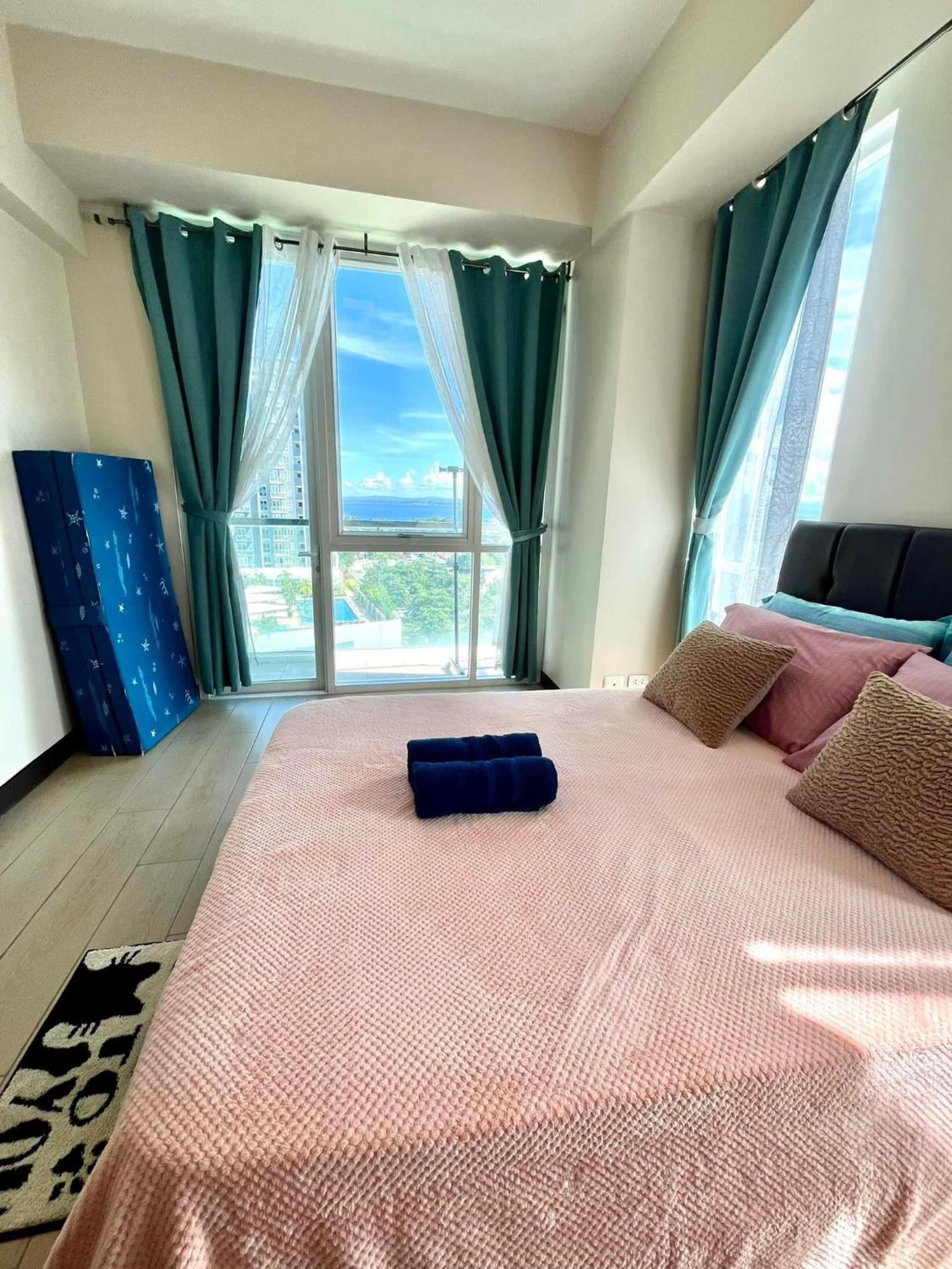 Mactan Newtown Condo With Pool Access Lapu-Lapu City Eksteriør billede